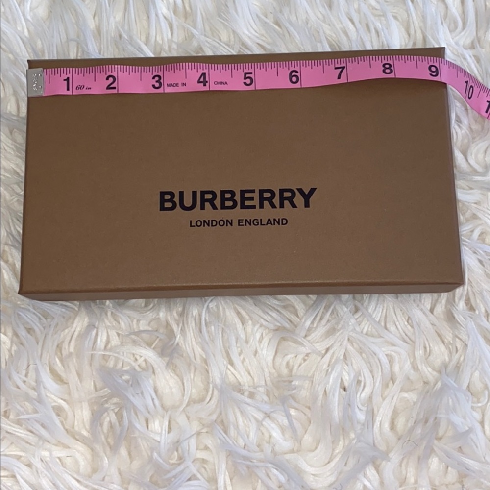 Burberry box